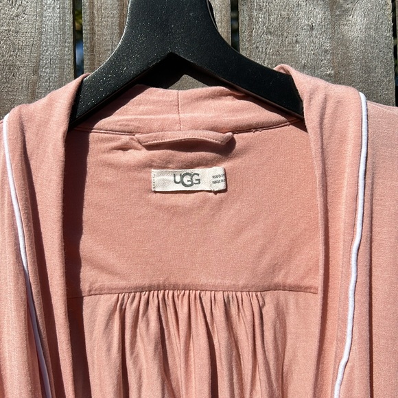 Ugg Robe - Picture 3 of 11